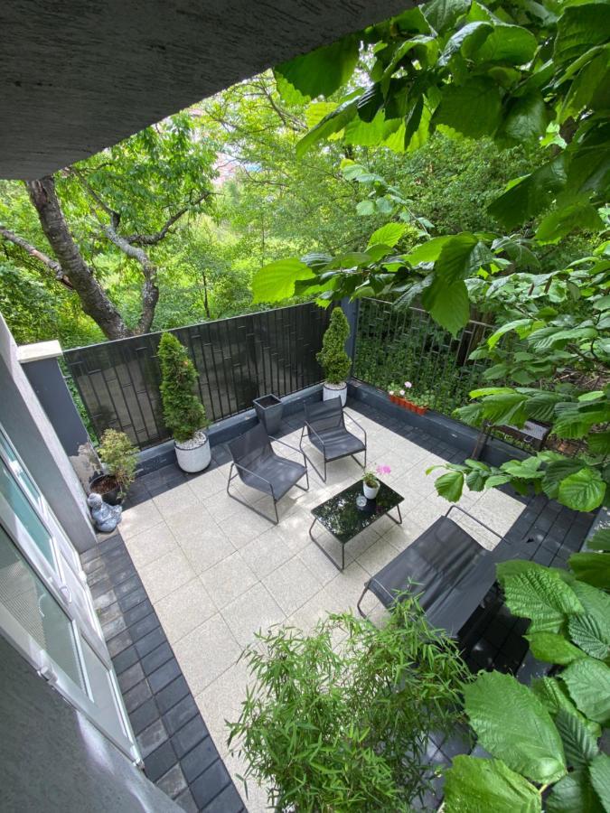 Garden Apartament Petrila Екстериор снимка